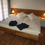 Huwi シャレー